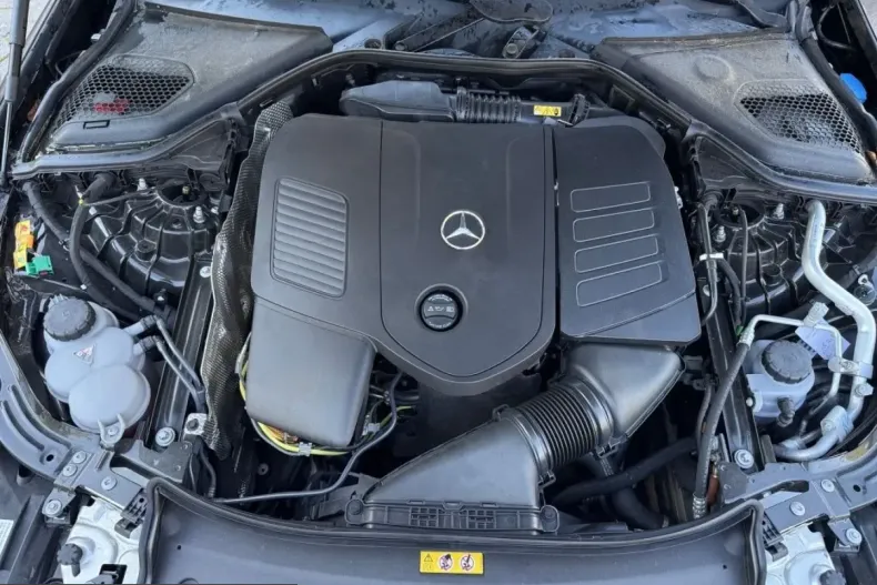Mercedes-Benz E 400 (Clasa E) din 2025 cu 8.578 km - oferta MER253186 - foto 4