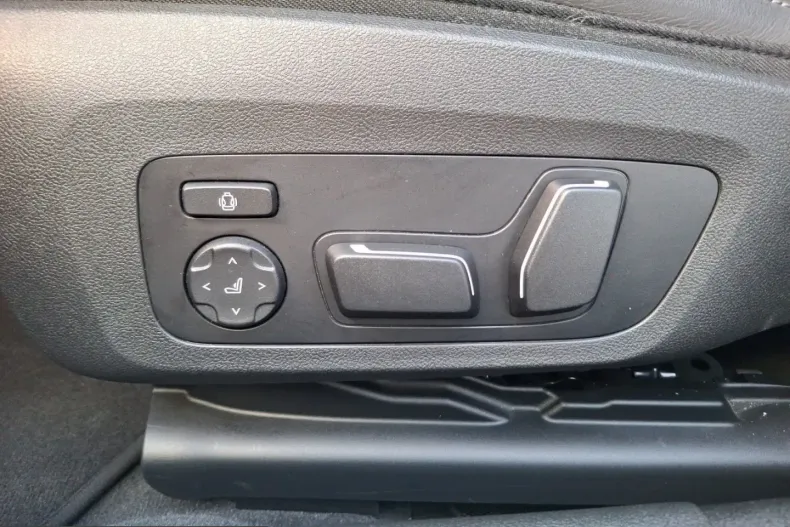 BMW M3 (Seria 3) din 2023 cu 50.689 km - oferta BMW253217 - foto 18