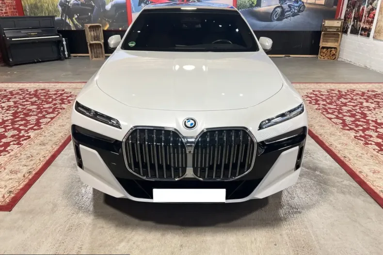 BMW 750 (Seria 7) din 2024 cu 31.850 km - oferta BMW253223 - foto 2