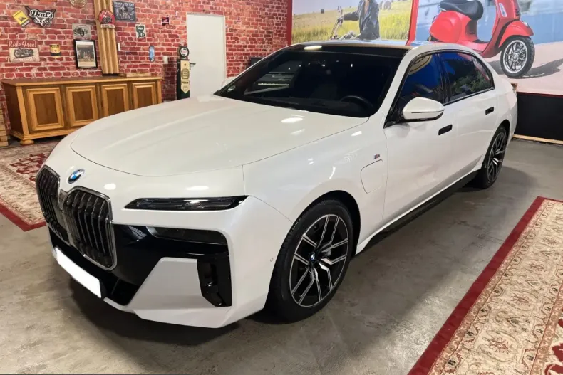 BMW 750 (Seria 7) din 2024 cu 31.850 km - oferta BMW253223 - foto 3