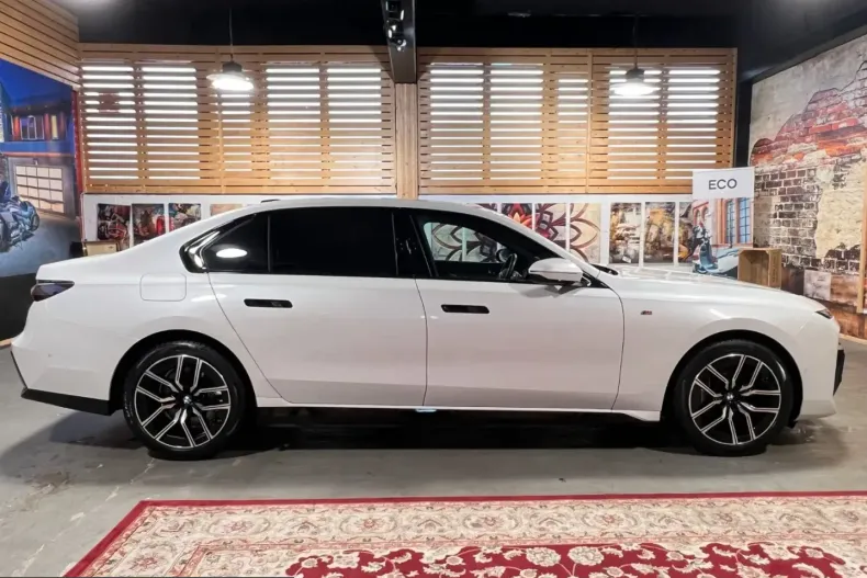 BMW 750 (Seria 7) din 2024 cu 31.850 km - oferta BMW253223 - foto 4