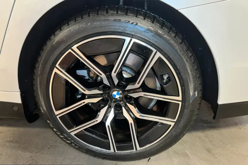 BMW 750 (Seria 7) din 2024 cu 31.850 km - oferta BMW253223 - foto 14