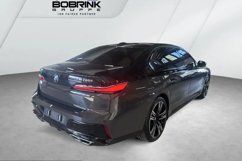 BMW M760 (Seria 7) din 2023 cu 41.092 km - oferta BMW253226 - foto 3