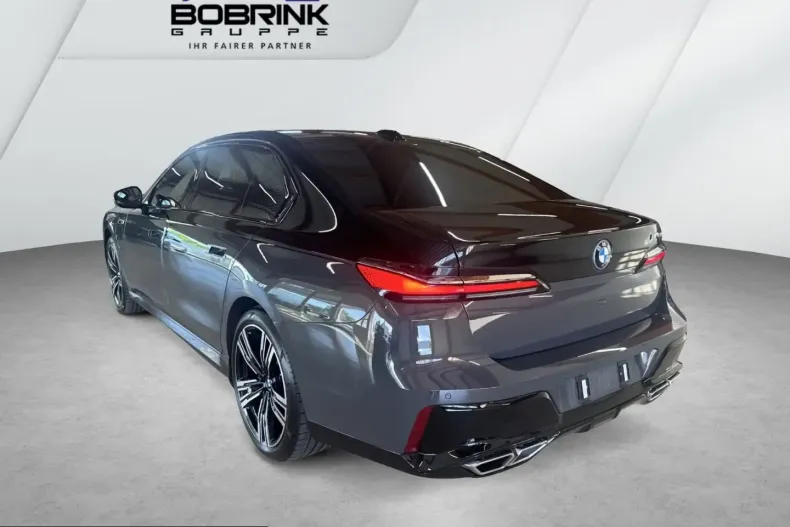 BMW M760 (Seria 7) din 2023 cu 41.092 km - oferta BMW253226 - foto 4
