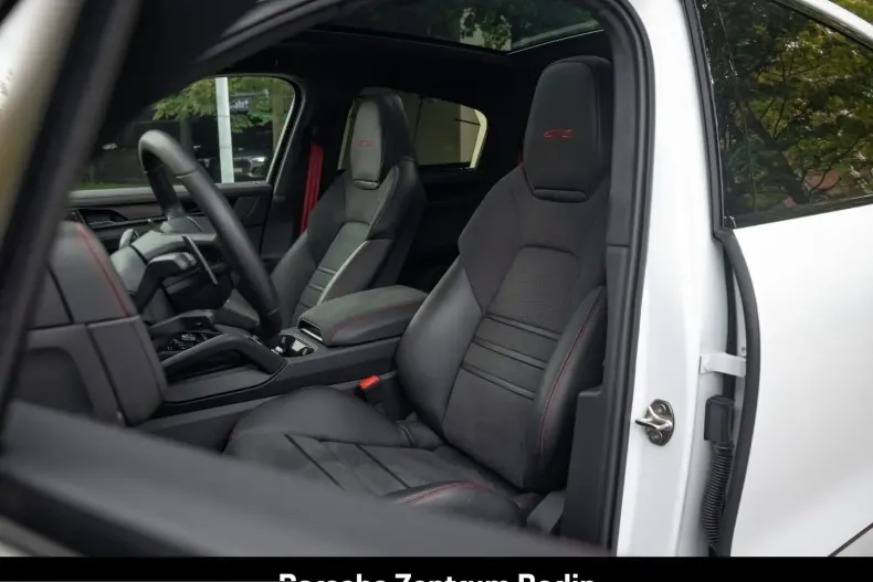 Porsche Cayenne din 2026 cu 6.175 km - oferta POR253241 - foto 22