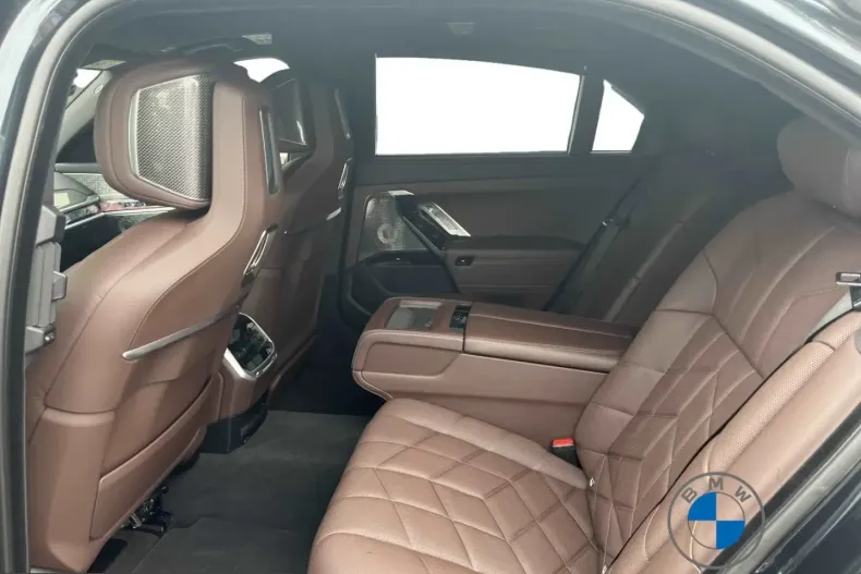 BMW M760 (Seria 7) din 2025 cu 29.646 km - oferta BMW253244 - foto 14