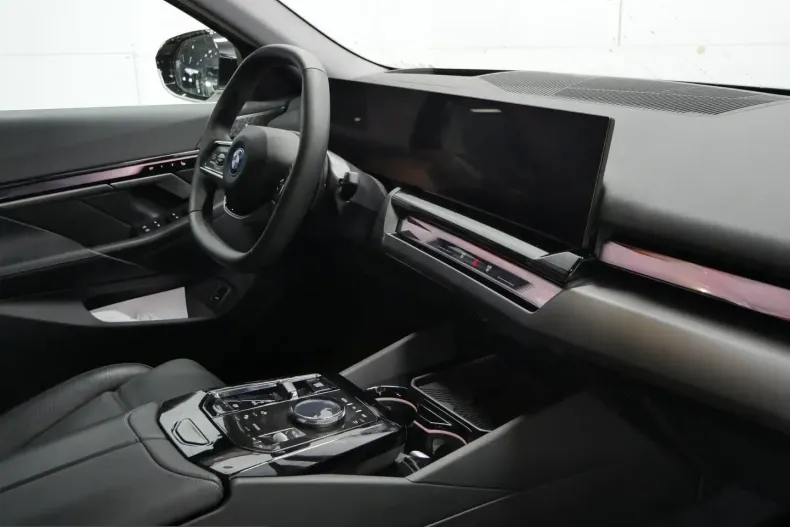 BMW 550 (Seria 5) din 2024 cu 23.937 km - oferta BMW253246 - foto 5
