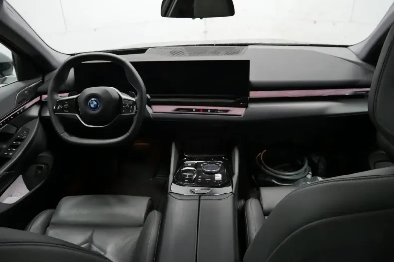 BMW 550 (Seria 5) din 2024 cu 23.937 km - oferta BMW253246 - foto 6