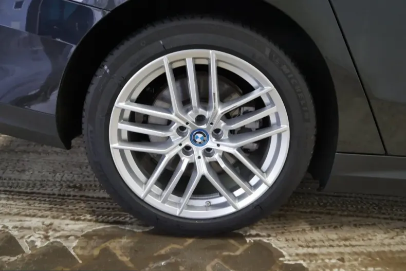 BMW 550 (Seria 5) din 2024 cu 23.937 km - oferta BMW253246 - foto 8
