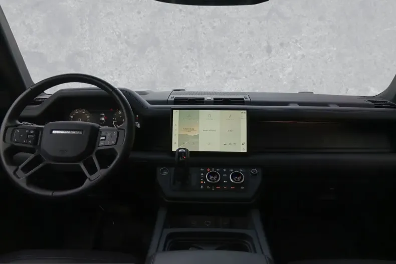 Land Rover Defender din 2024 cu 20.399 km - oferta LAN253254 - foto 4