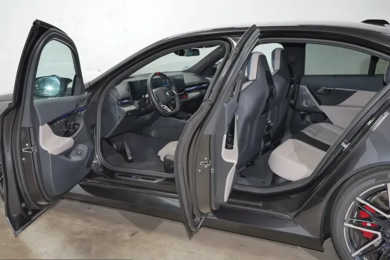 BMW M5 (Seria 5) din 2025 cu 6.400 km - oferta BMW253256 - foto 8
