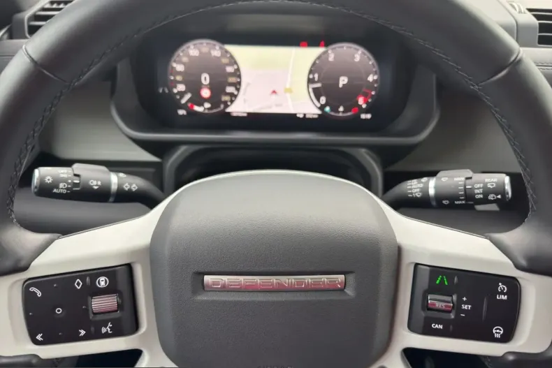 Land Rover Defender din 2024 cu 35.900 km - oferta LAN253257 - foto 15