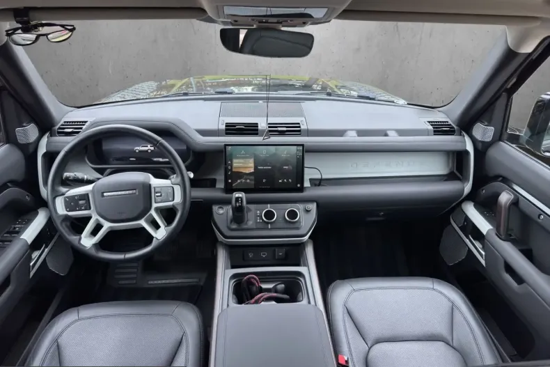 Land Rover Defender din 2024 cu 35.900 km - oferta LAN253257 - foto 18