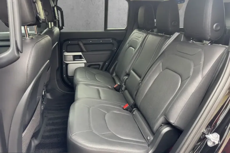 Land Rover Defender din 2024 cu 35.900 km - oferta LAN253257 - foto 19