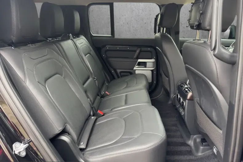 Land Rover Defender din 2024 cu 35.900 km - oferta LAN253257 - foto 23
