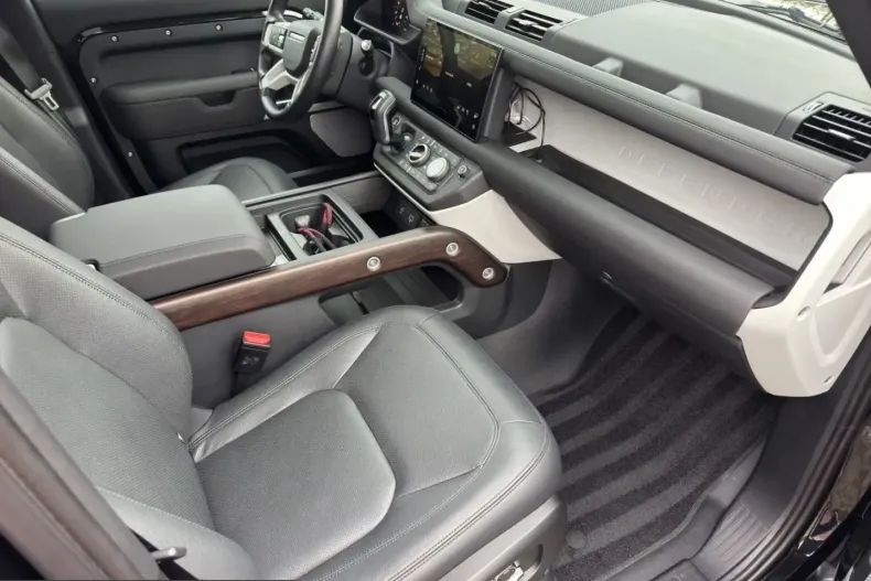 Land Rover Defender din 2024 cu 35.900 km - oferta LAN253257 - foto 24