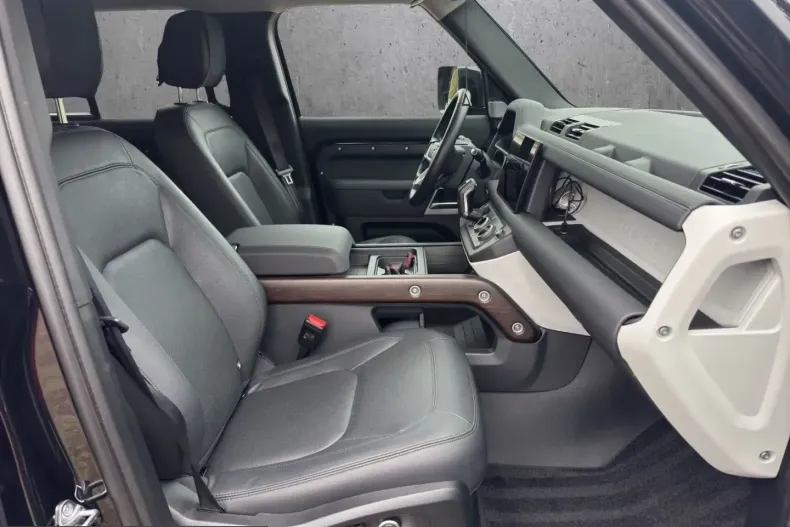 Land Rover Defender din 2024 cu 35.900 km - oferta LAN253257 - foto 25