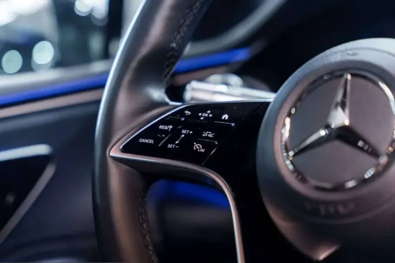 Mercedes-Benz EQS (Clasa S) din 2024 cu 18.324 km - oferta MER253278 - foto 14
