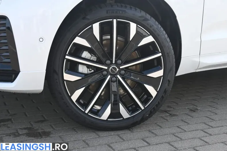 Volvo XC60 din 2025 cu 12.100 km - oferta VOL253282 - foto 2