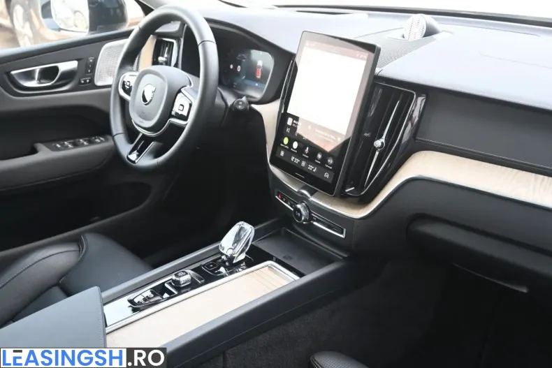 Volvo XC60 din 2025 cu 12.100 km - oferta VOL253282 - foto 13