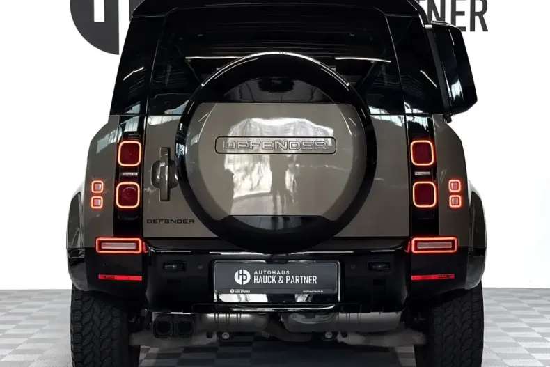 Land Rover Defender din 2024 cu 21.000 km - oferta LAN253297 - foto 10