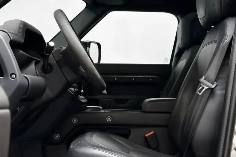 Land Rover Defender din 2024 cu 21.000 km - oferta LAN253297 - foto 12