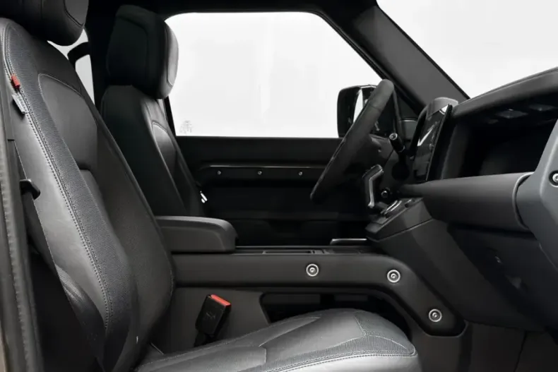 Land Rover Defender din 2024 cu 21.000 km - oferta LAN253297 - foto 14