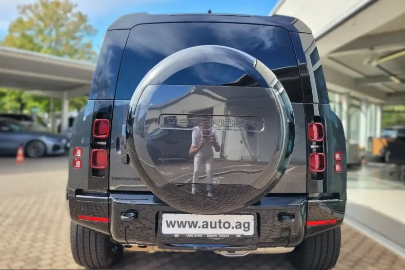 Land Rover Defender din 2024 cu 19.997 km - oferta LAN253300 - foto 5