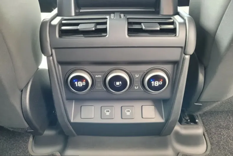 Land Rover Defender din 2024 cu 19.997 km - oferta LAN253300 - foto 13