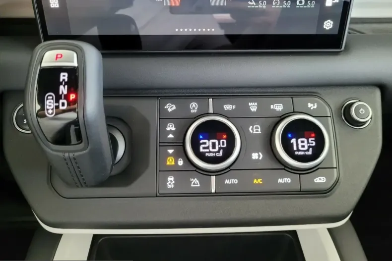 Land Rover Defender din 2024 cu 19.997 km - oferta LAN253300 - foto 21