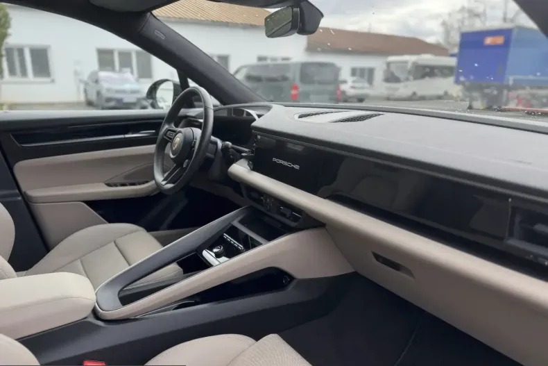 Porsche Macan din 2025 cu 14.949 km - oferta POR253347 - foto 9