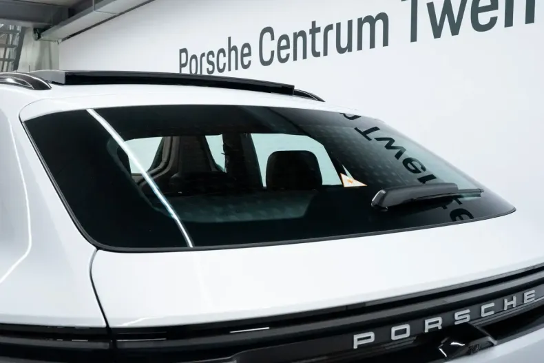 Porsche Macan din 2024 cu 18.183 km - oferta POR253348 - foto 17