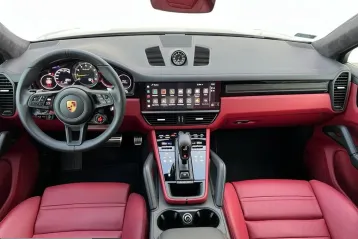 Porsche Cayenne din 2023 - oferta POR253352