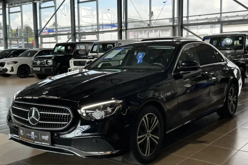 Mercedes-Benz E 220 (Clasa E) din 2022 cu 59.946 km - oferta MER253355 - foto 1