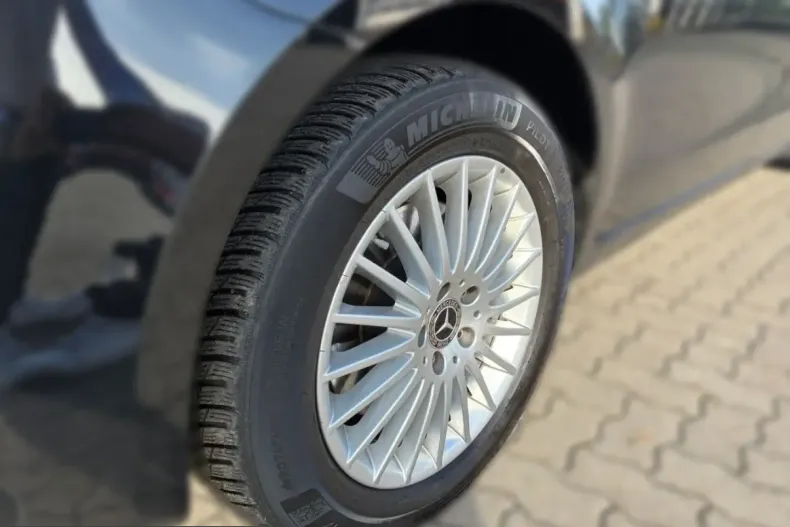 Mercedes-Benz V 300 (Clasa V) din 2025 cu 28.141 km - oferta MER253357 - foto 3