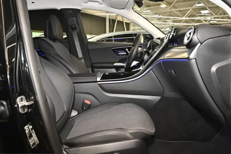 Mercedes-Benz GLC 300 (Clasa GLC) din 2025 cu 13.566 km - oferta MER253368 - foto 8