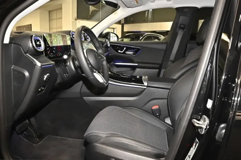 Mercedes-Benz GLC 300 (Clasa GLC) din 2025 cu 13.566 km - oferta MER253368 - foto 13