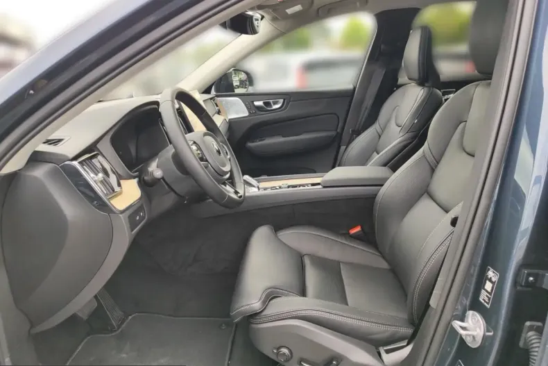 Volvo XC60 din 2025 cu 18.650 km - oferta VOL253369 - foto 16