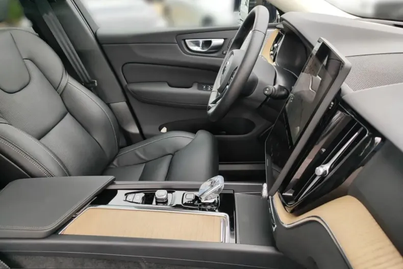 Volvo XC60 din 2025 cu 18.650 km - oferta VOL253369 - foto 25