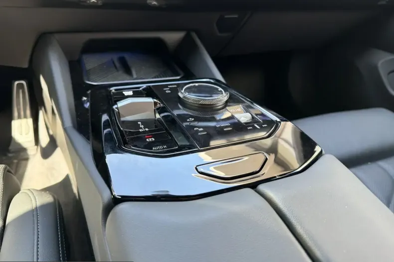 BMW 520 (Seria 5) din 2025 cu 24.463 km - oferta BMW253379 - foto 9