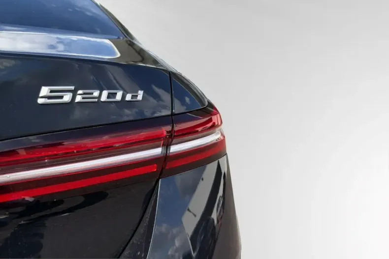 BMW 520 (Seria 5) din 2025 cu 24.463 km - oferta BMW253379 - foto 23