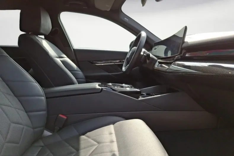 BMW 520 (Seria 5) din 2025 cu 26.138 km - oferta BMW253380 - foto 12