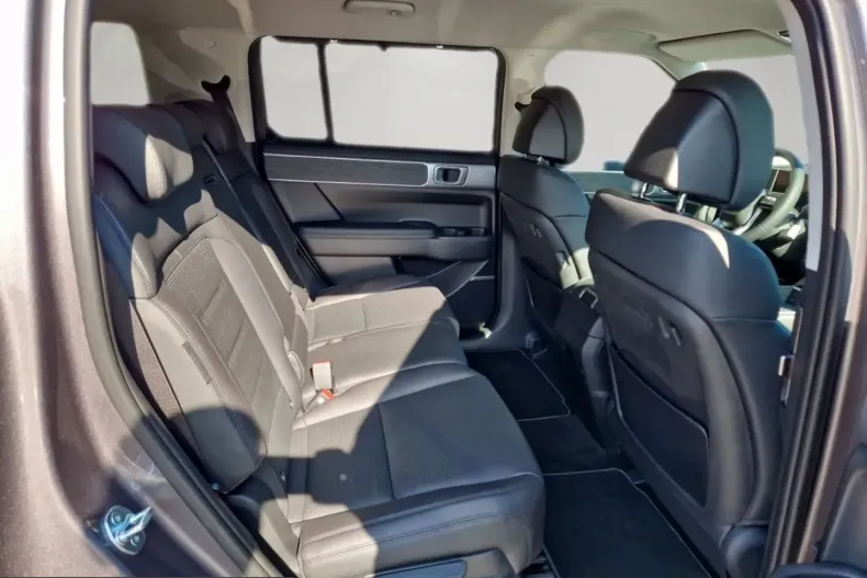 Hyundai Santa Fe din 2025 cu 9.900 km - oferta HYU253382 - foto 16