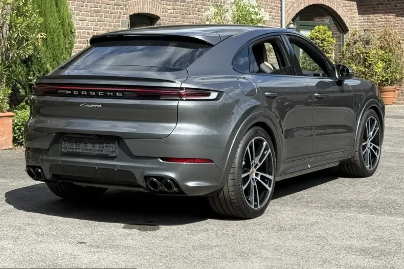 Porsche Cayenne din 2024 cu 12.200 km - oferta POR253389 - foto 20