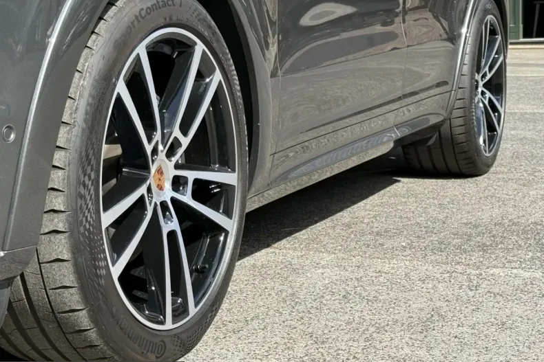 Porsche Cayenne din 2024 cu 12.200 km - oferta POR253389 - foto 25