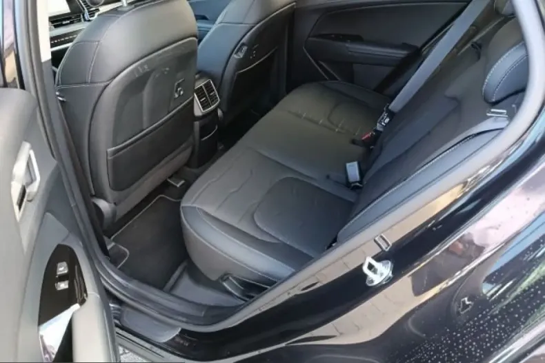 Kia Sportage din 2025 cu 12.184 km - oferta KIA253396 - foto 14