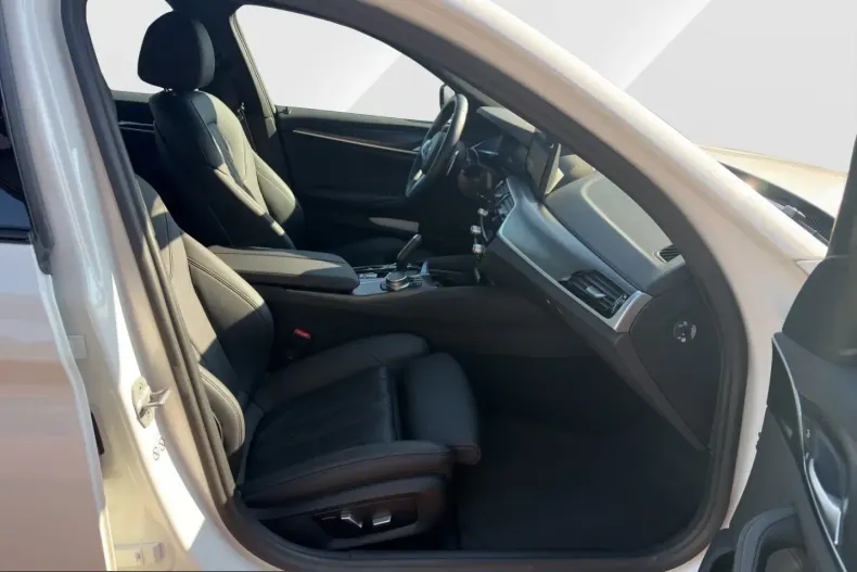 BMW 520 (Seria 5) din 2022 cu 44.328 km - oferta BMW253399 - foto 11