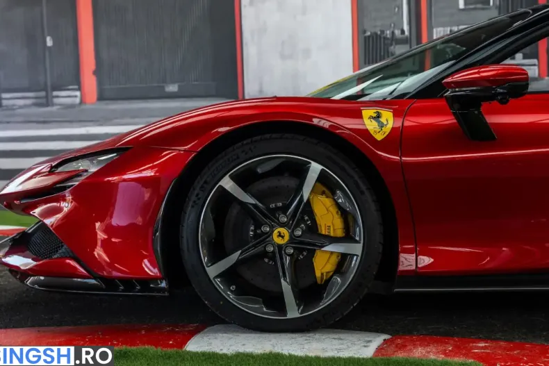 Ferrari SF90 din 2024 cu 1.000 km - oferta FER253412 - foto 5