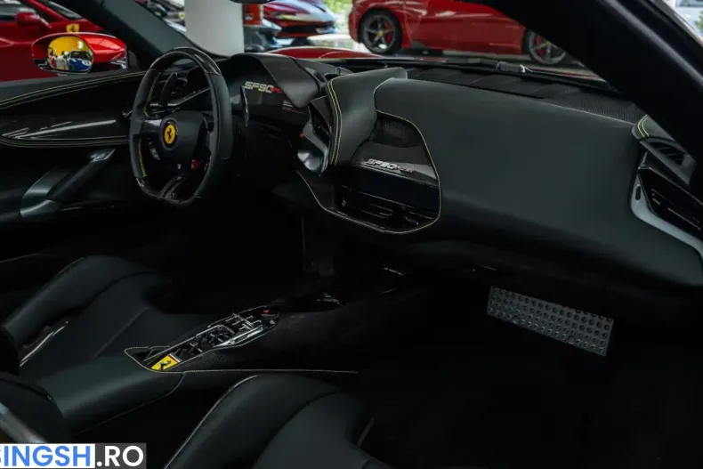 Ferrari SF90 din 2024 cu 1.000 km - oferta FER253412 - foto 13