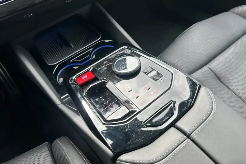 BMW M5 (Seria 5) din 2025 cu 14.703 km - oferta BMW253431 - foto 10